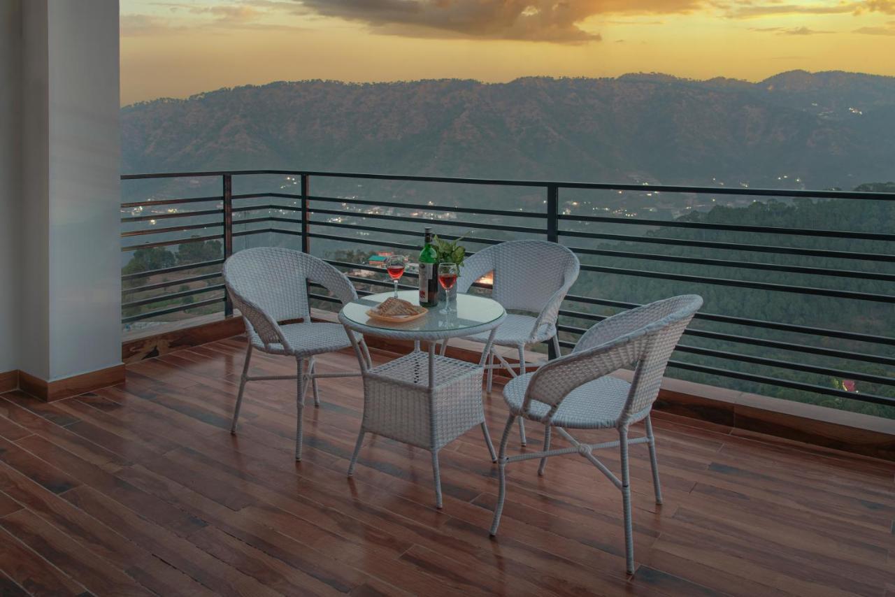 Hillcrest Heights Bed & Breakfast Kasauli Exterior photo